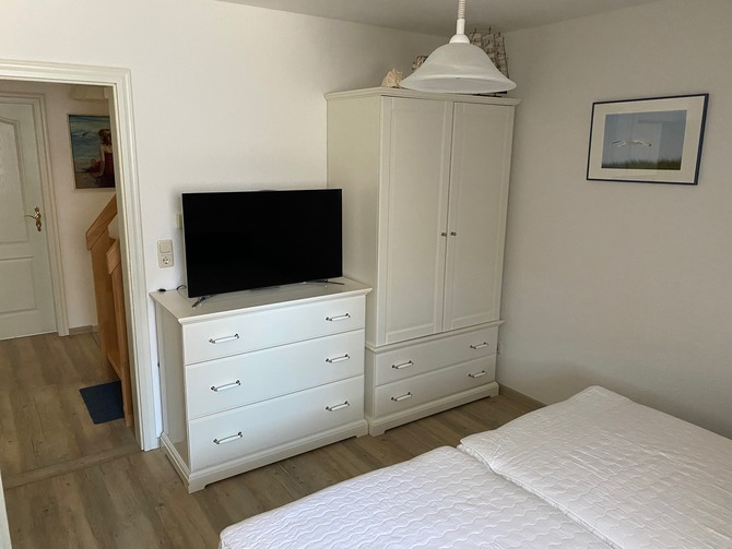 Ferienhaus in Warnem&uuml;nde - Hohe D&uuml;ne - Lilla Dan - Schlafzimmer 3 OG mit Fernseher