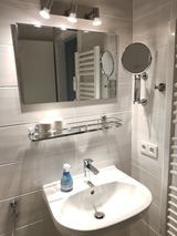 Ferienwohnung in Zinnowitz - D&uuml;nenstra&szlig;e Skibbe - Duschbad mit Handtuchheizk&ouml;rper