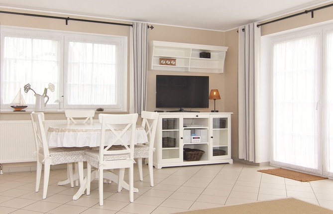 Ferienwohnung in Bresewitz - Landhaus am Bodden - TV geeignet f&uuml;r Fire-Stick, eigene West-Terrasse