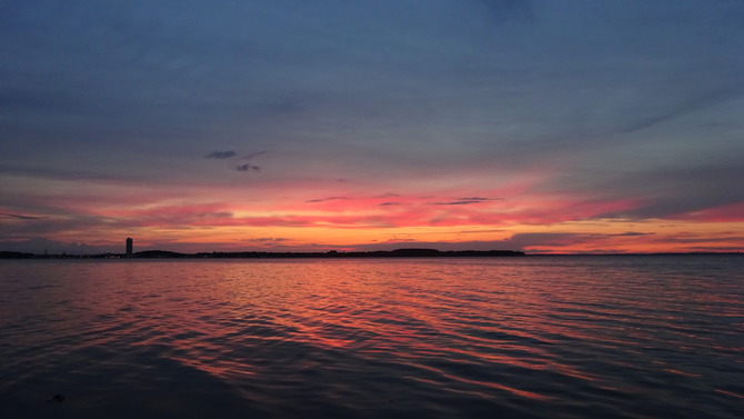 Ferienwohnung in Feldhusen - Diana EG Terrasse - Sonnenuntergang an der L&uuml;becker Bucht