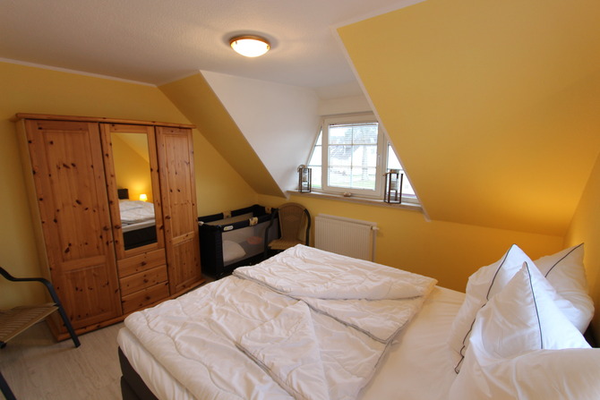 Ferienhaus in Ostseeheilbad Zingst - Weidenstra&szlig;e 6 - Schlafzimmer I