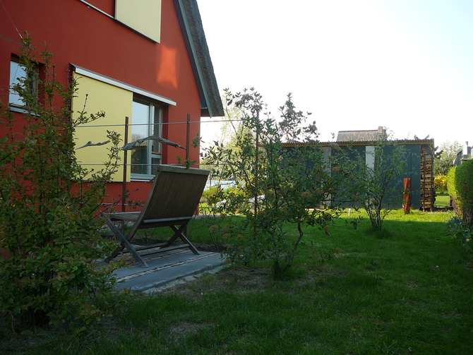 Ferienwohnung in Wieck a. Dar&szlig; - Aalreuse 2 - Hauseingang und abschlie&szlig;bare Fahrradgarage