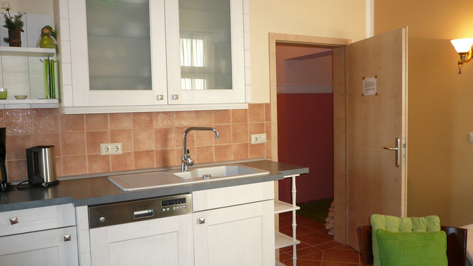 Ferienwohnung in Sassnitz - ROMANTIK 2 Balkone / Meerblick - K&uuml;che mit Blick zum Flur