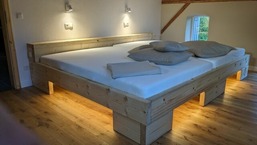 Edler Altbau, 2,80m breites Doppelbett